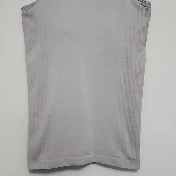 Lululemon Athletica tight tanks with built in bra - Size 8 - Picture 2 of 10